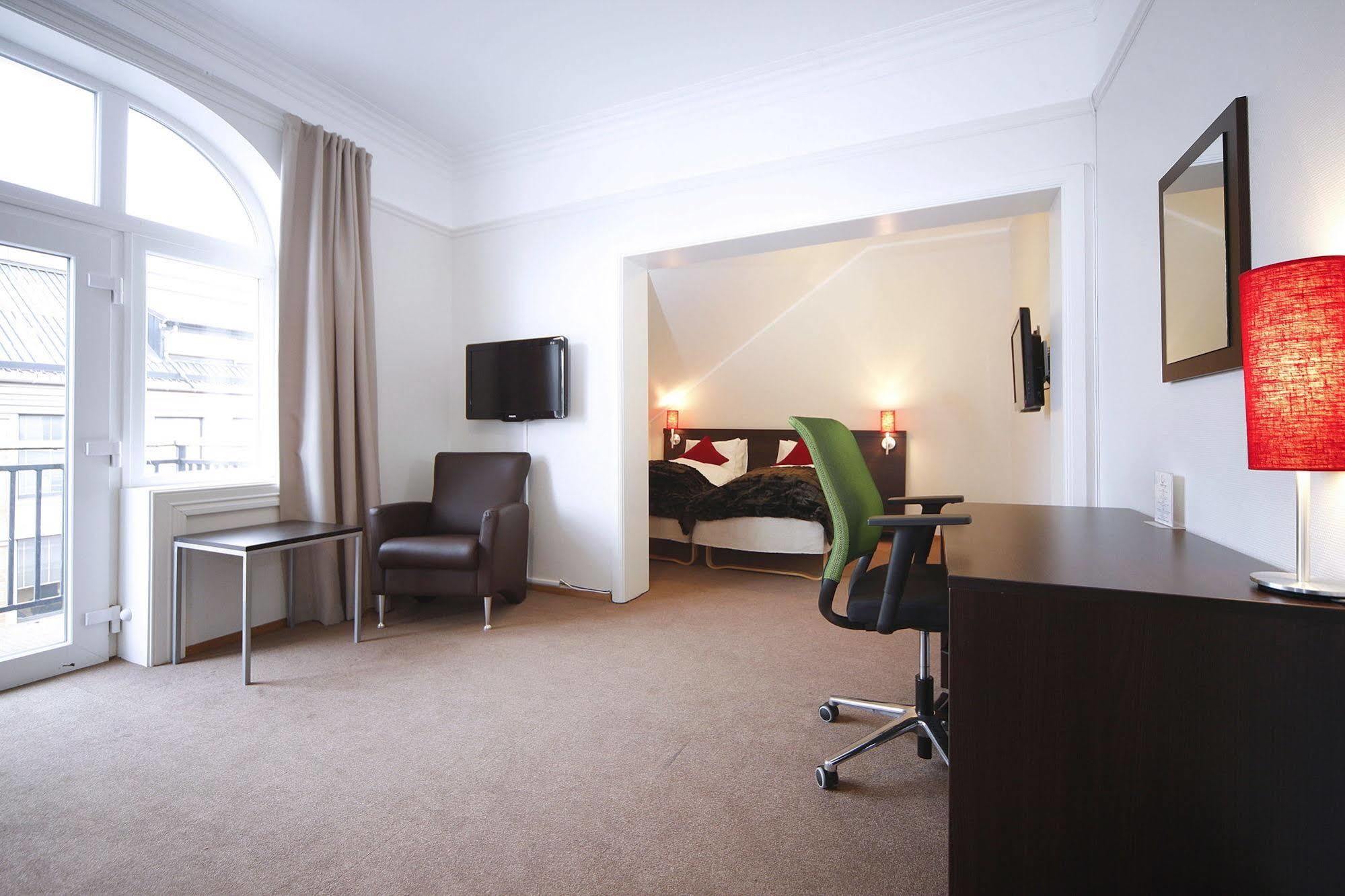 Thon Partner Hotel Parken クリスティアンサン エクステリア 写真