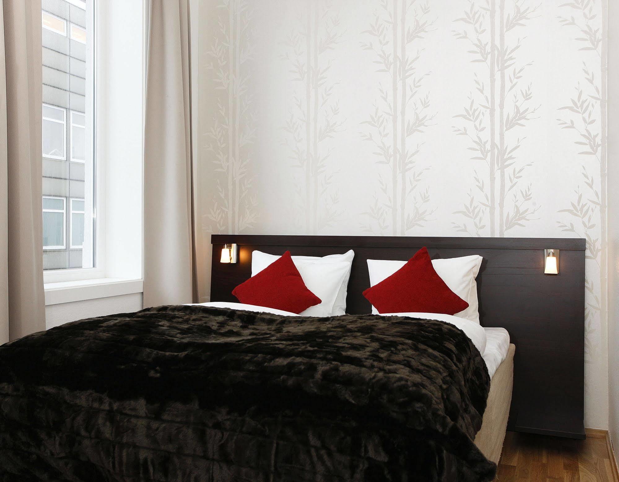 Thon Partner Hotel Parken クリスティアンサン エクステリア 写真